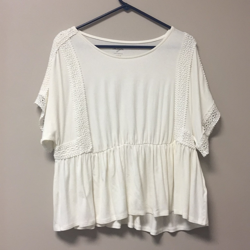 short sleeve white t-shirt